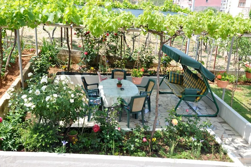 Apartment Bilic Pula 3*,  Croatia